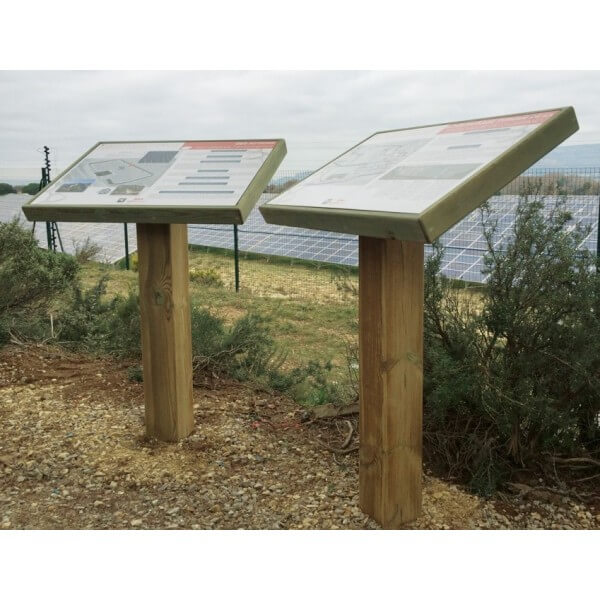 Pupitre en bois pour table de lecture extérieure